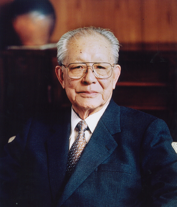初代理事長　川崎祐宣